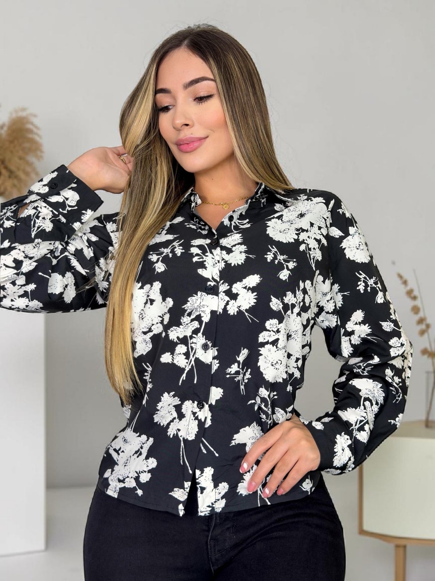 CAMISA FLORAL ELEGANTE